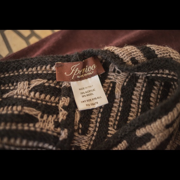 Sperico Italy Wool blend Poncho One Size. - Picture 4 of 4